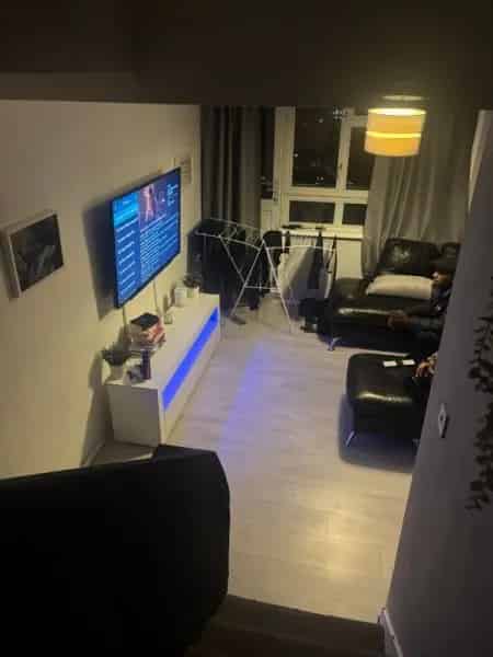 Spacious 1-Bed Flat in Dawson's Heights Home Swap