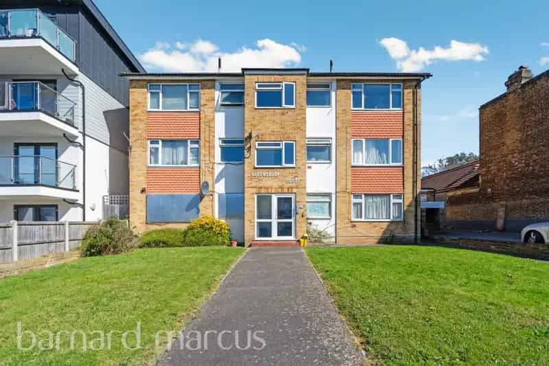 Flat For Sale , London, England