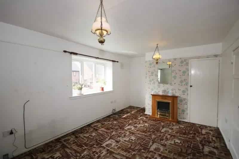 3 bedroom House
 For Sale 
Total Size: 948 SQ FT