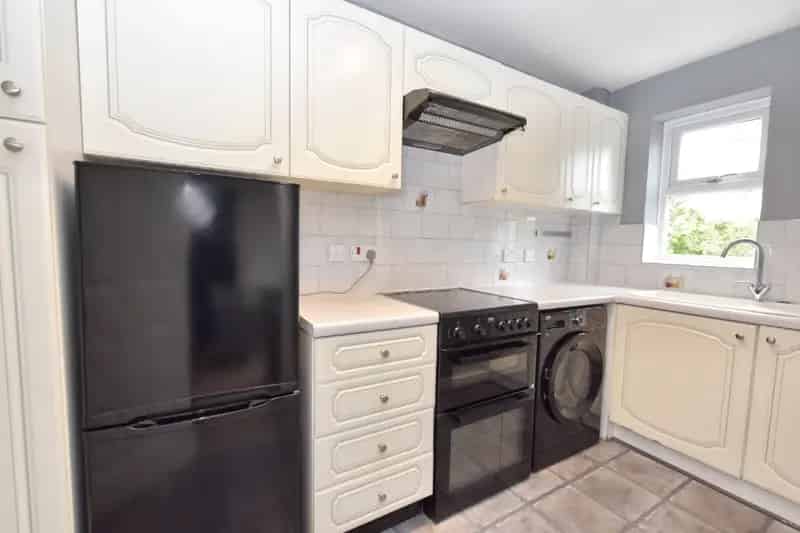 Two Double Bedroom Apartment Near Headingley Train Station