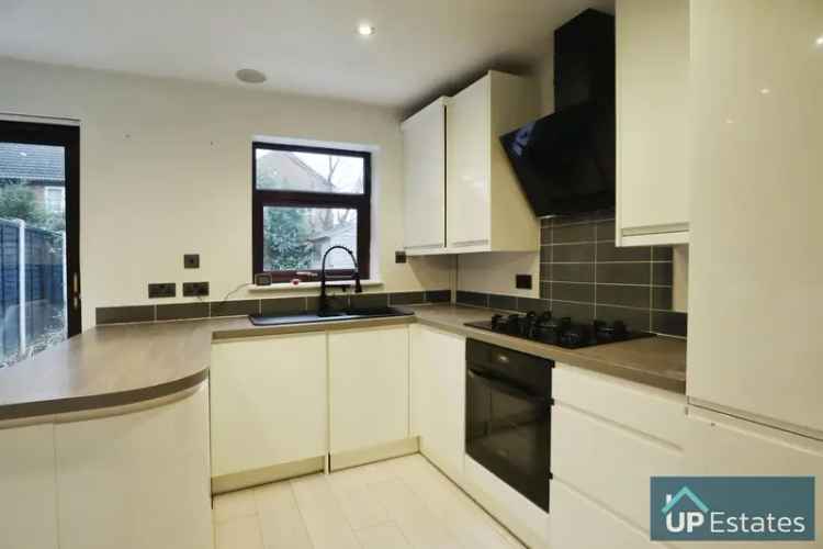 3 Bedroom Semi Detached House to Rent