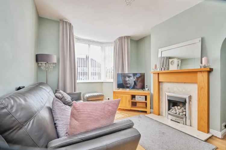 Beautiful 3-Bedroom Family Home Near Schools and Shops