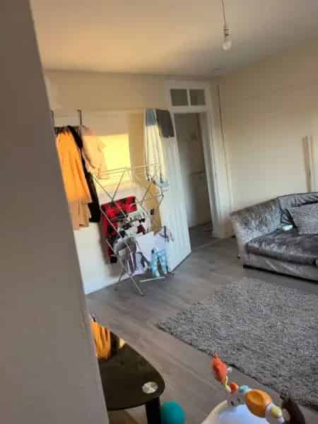 Spacious 2 Double Bed Flat Near Charlton Station