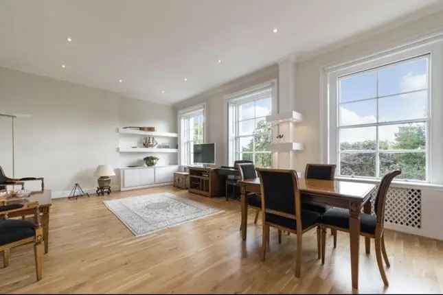 Flat for sale in Hyde Park Gardens, London W2