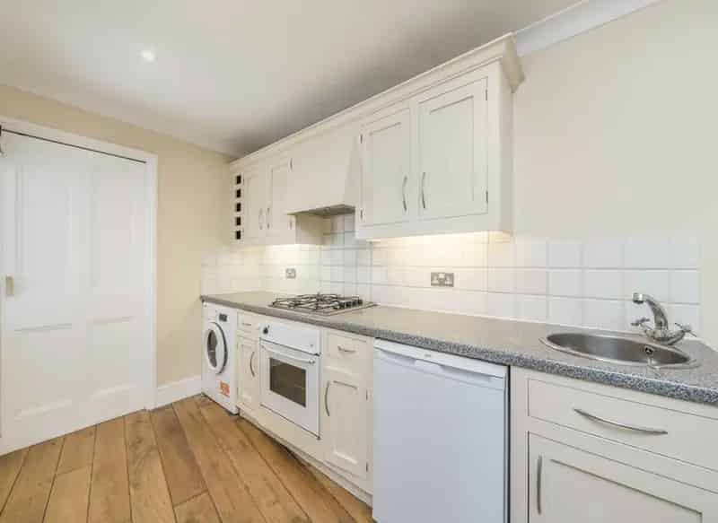 One Double Bedroom Apartment Kensington Prime Location First Time Buy