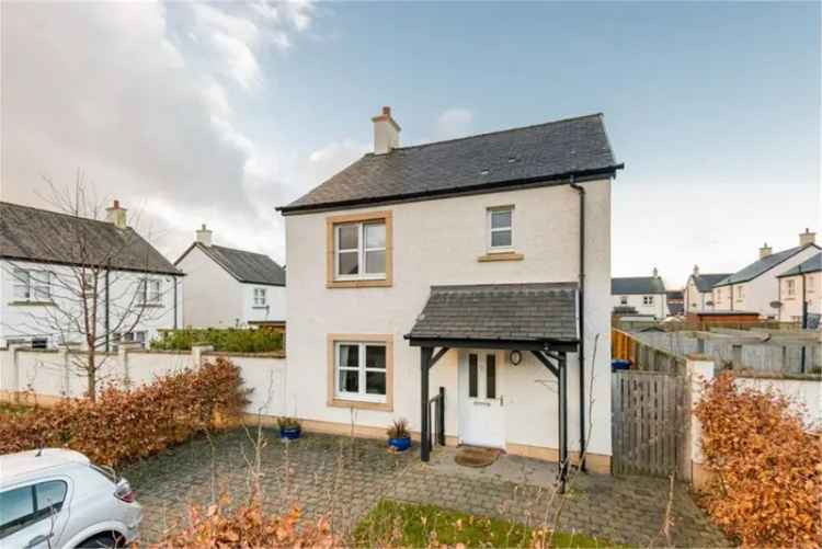 3 Bed House - Detached with 2 Reception Rooms