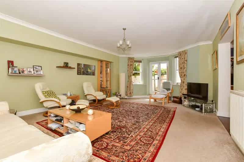 2 Bedroom Apartment for Sale Folkestone West