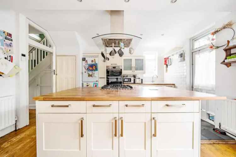 House For Sale in London, England