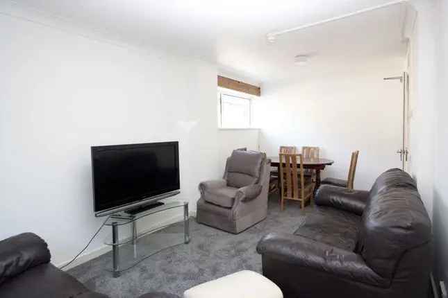 End Terrace House for Rent Surbiton KT6