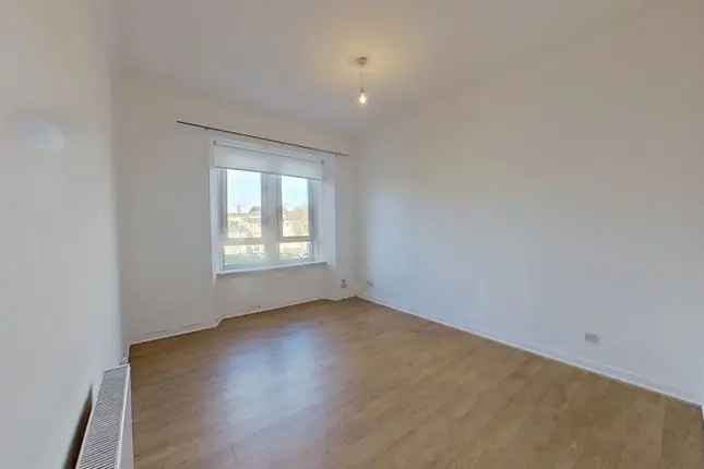 Flat to rent in Cardross Street, Glasgow, Glasgow City G31