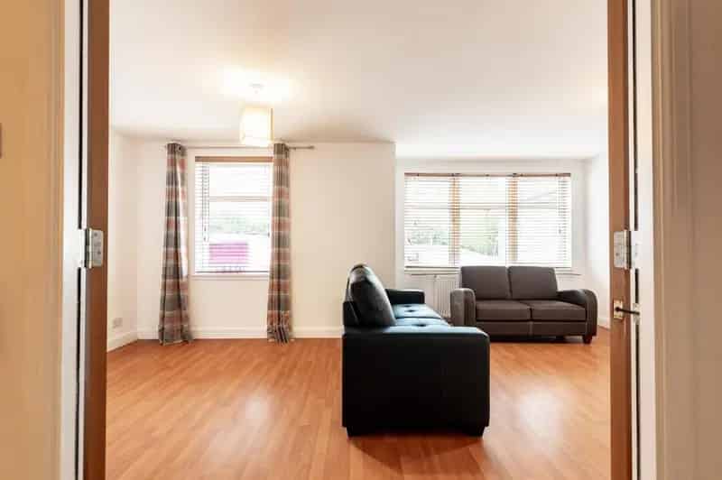 3 Bedroom Flat for Sale - Ideal for Landlords