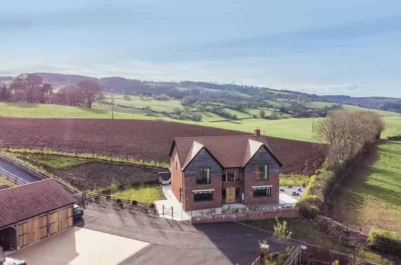 4 Bedroom Detached House with Breathtaking Views