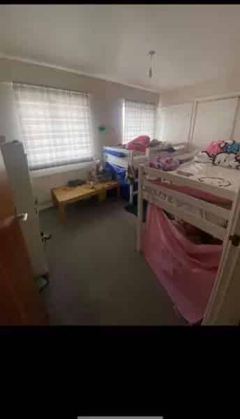 2 Bedroom House with Large Garden and Driveway