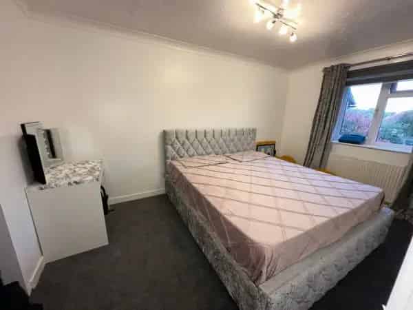3 Bed Terraced House Near Hospital and Airport