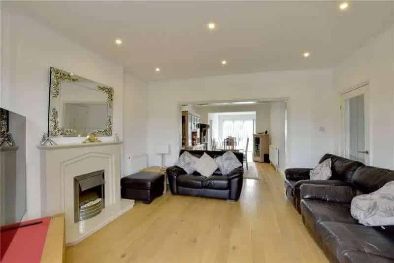 5 bed house for sale