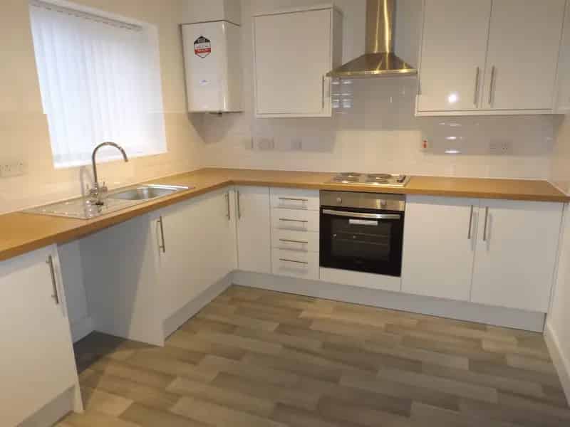 3 Bed House Hucknall Zero Deposit Driveway Parking Modern High Spec