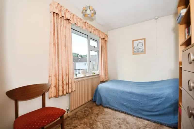 3 Bed Semi-Detached House For Sale - No Upward Chain