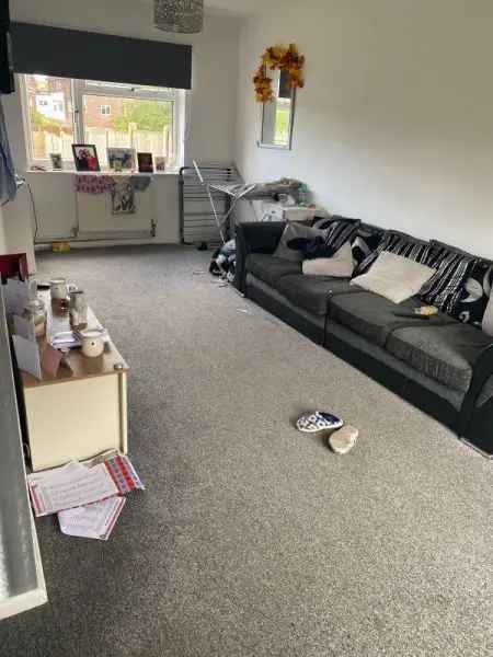 House For Rent in Leeds, England