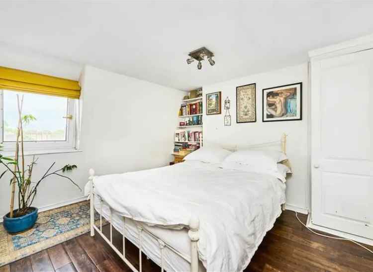 Two Double Bedroom Georgian Conversion Apartment Kennington