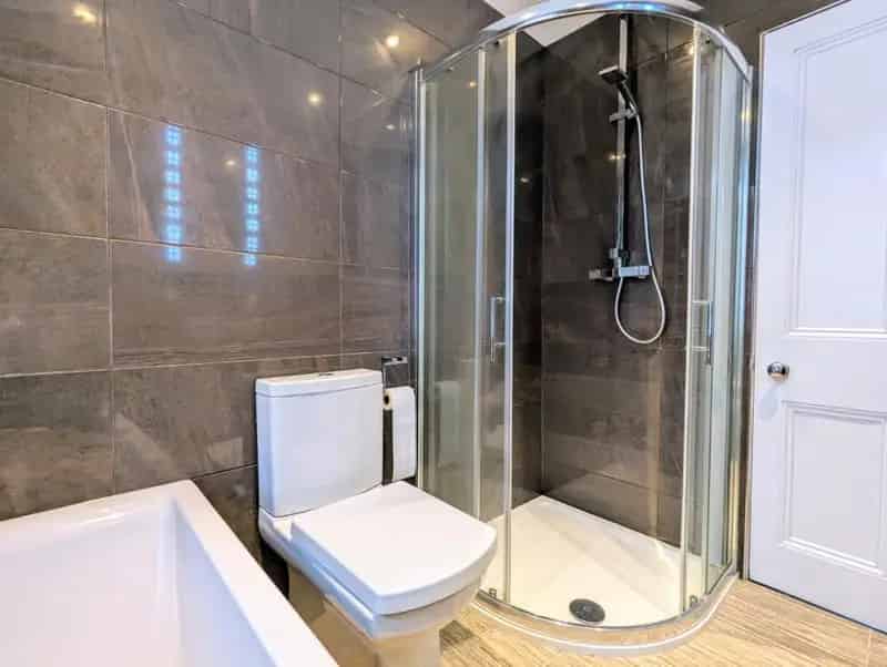 2 Bedroom Apartment Pembroke Road Refurbished Available Now