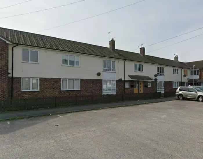 2 Bed Flat Leasowe Close To Amenities