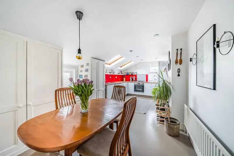 Two Double Bedroom Period Conversion Brixton Clapham