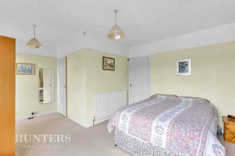 2 bed property for sale