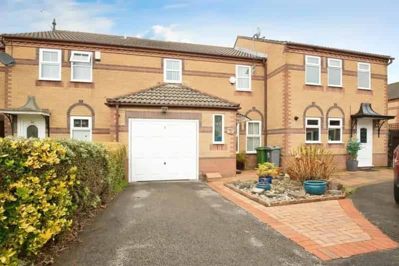 3 Bedroom Terraced House City Gardens Cardiff No Onward Chain