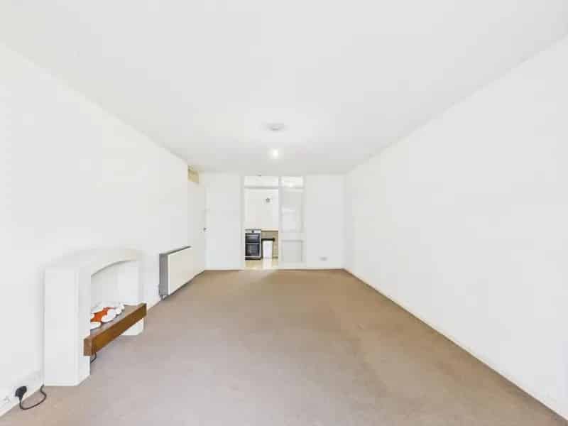 2 Bedroom Ground Floor Apartment To Let Near Shipley Station