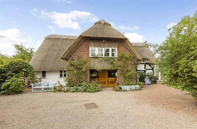 4 Bedroom Detached House for Sale in Churchend