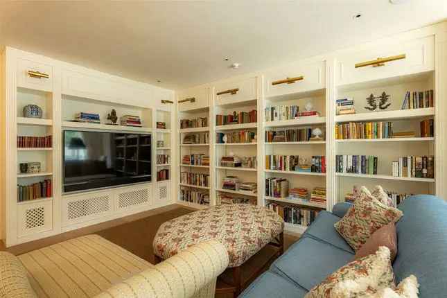 Terraced house to rent in Blenheim Crescent, Notting Hill W11