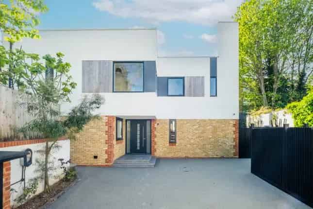 5 Bedroom Detached House for Sale Westcombe Hill London SE3