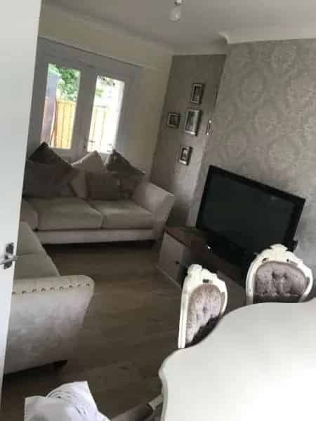 Croydon Family Home Near Schools and Transport Links