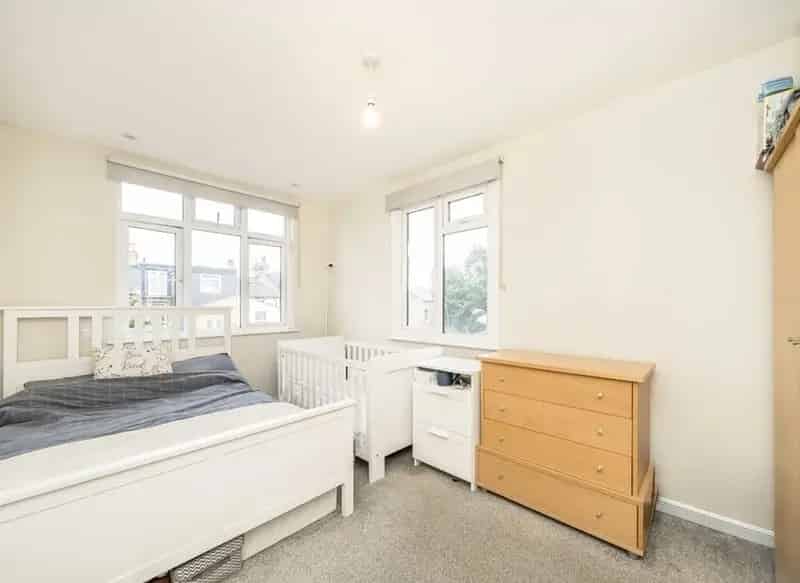 East Dulwich One Bedroom Flat - First Time Buyer or Investor
