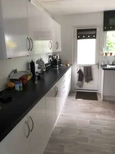 Spacious Bungalow Near Town 2 Large Bedrooms New Kitchen Garden Parking
