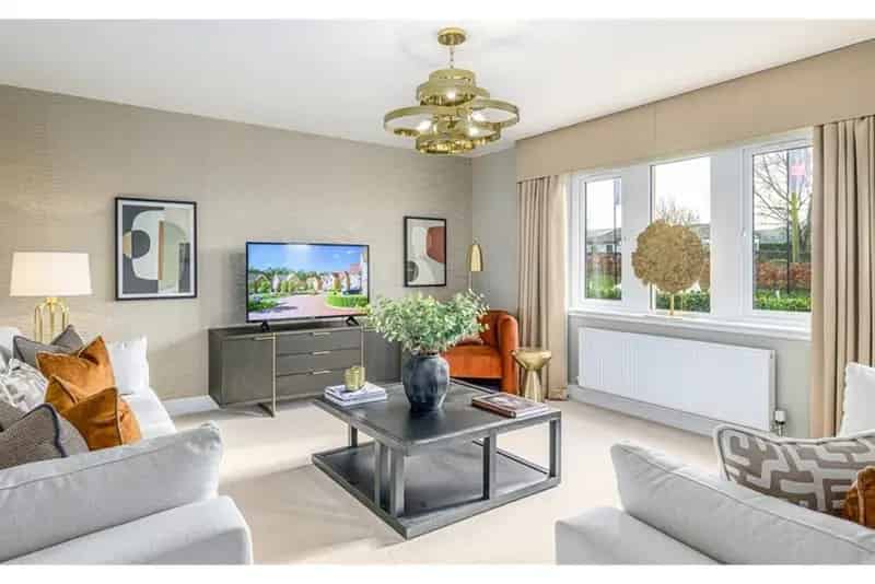 4 Bed Detached House 2 Reception Rooms Family Home