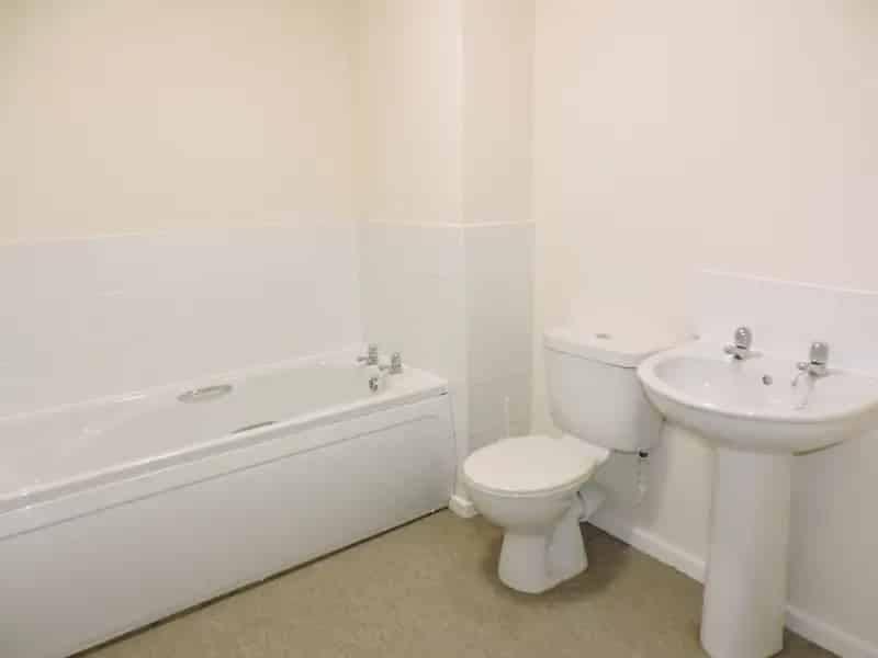 3 Bedroom Town House House to Rent