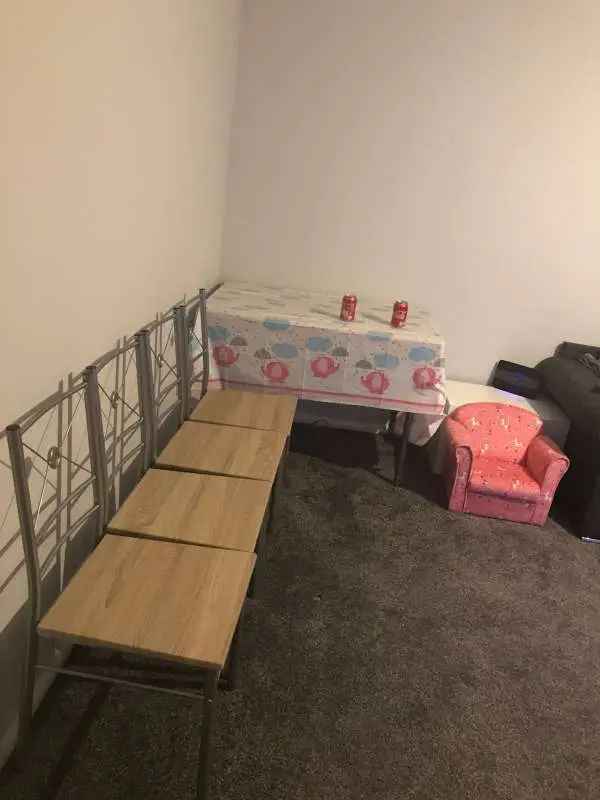 Flat For Rent in Waverley, England