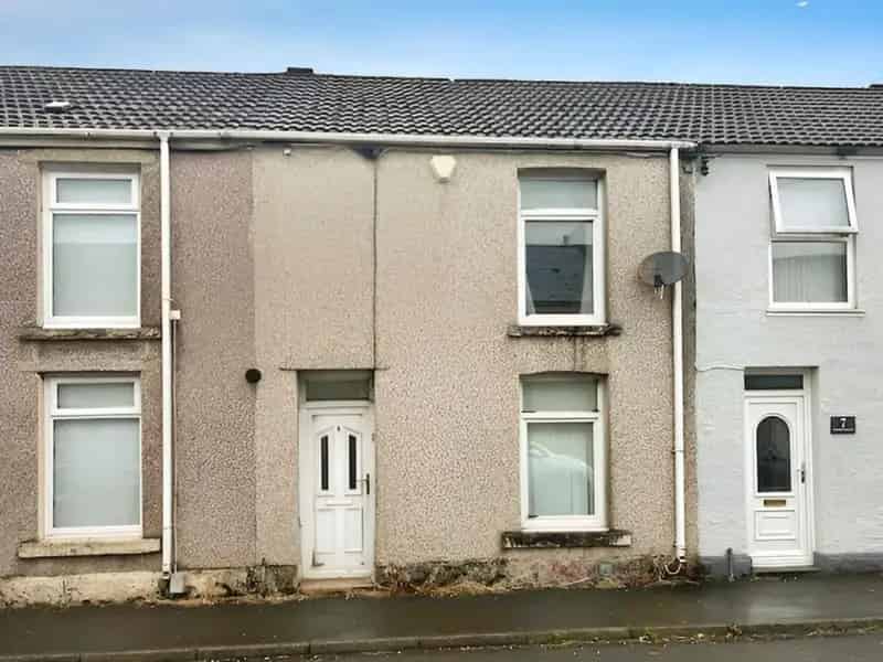 2 Bedroom Mid Terrace House Gorseinon