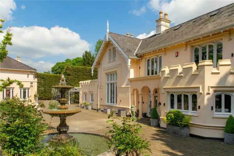 Highwood Lodge Estate: Luxurious Country Living near London