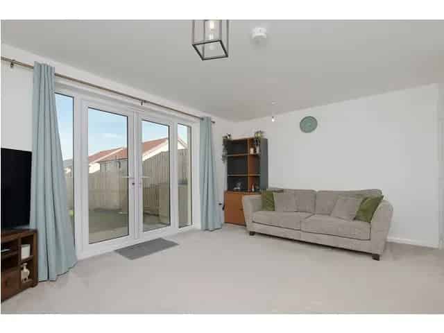 3 Bedroom End Terraced House For Sale
