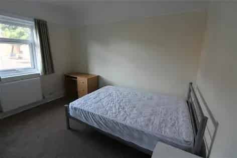 6 Bedroom House 62m² Southampton