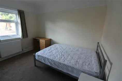 6 Bedroom House 62m² Southampton