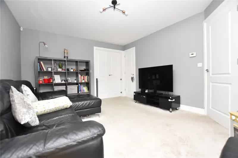 3-Bedroom Townhouse in East Ardsley - Modern and Spacious