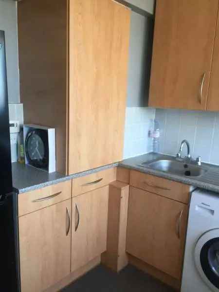 Flat For Rent in Portsmouth, England