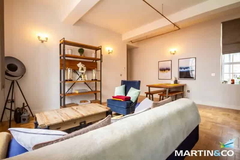 2 Bedroom Flat To Rent Available July 26 2025