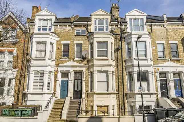 Flat to rent in Hemstal Road, West Hampstead, London NW6