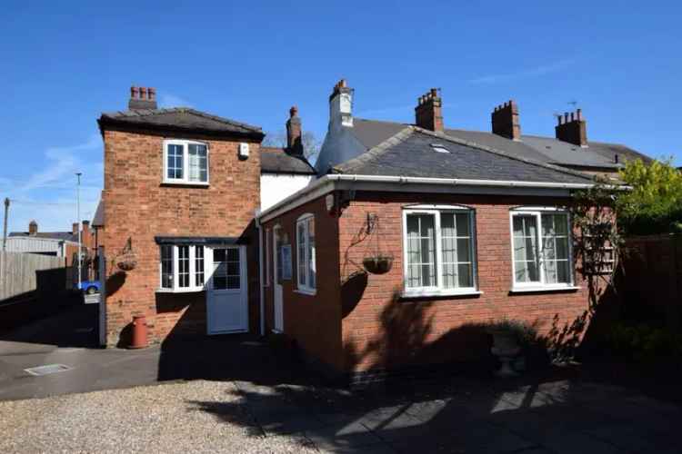 4 Bedroom House For Sale in Hinckley Town Centre