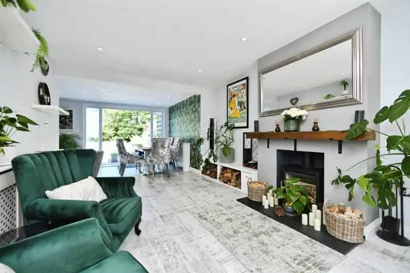 Sea View 3-Bedroom Chalet Bungalow with Garden and Outbuilding