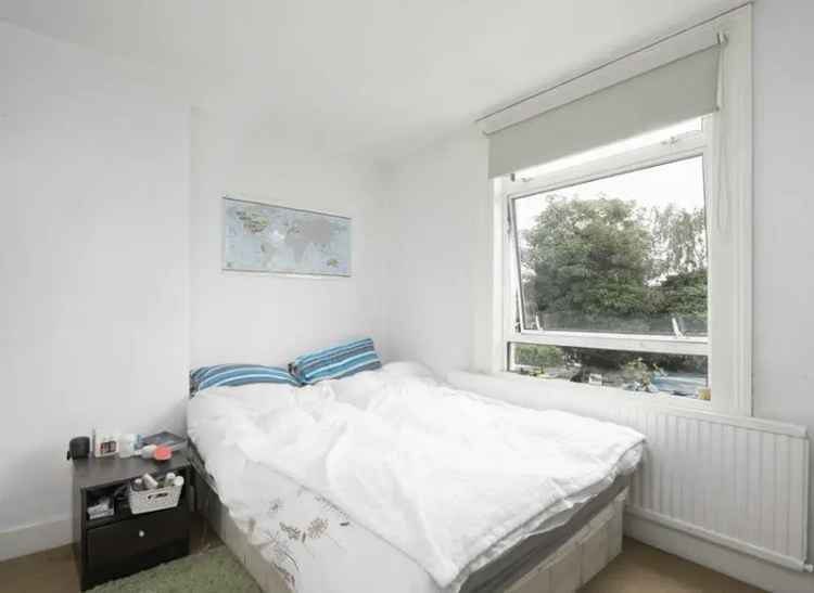 2 Bed Period Conversion Apartment To Let